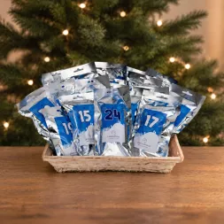 Recharge Calendrier de l’Avent pour chien Canigourmand, rempli de friandises naturelles pour un Noël spécial.