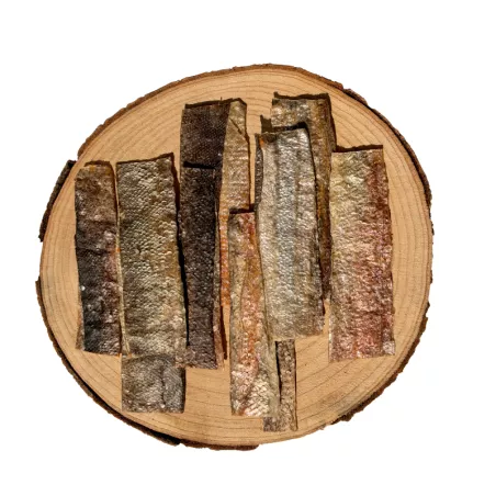 peau de saumon séchée pour chien, 
friandise saumon, friandise naturelle 100 % saumon, riche en oméga-3